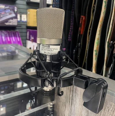 Apex - Compact Studio Condenser Mic 2